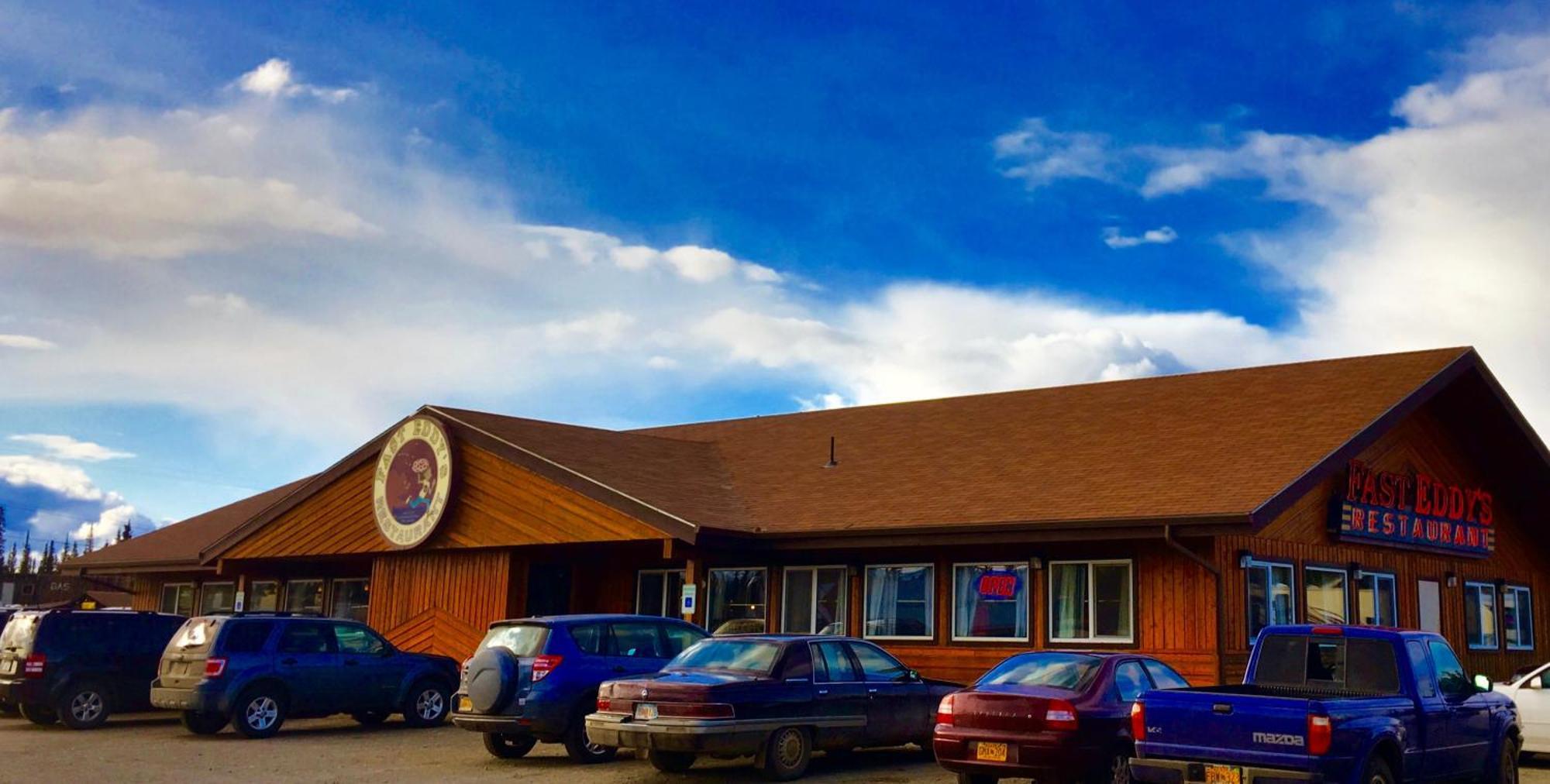 Young'S Motel Tok Exterior photo