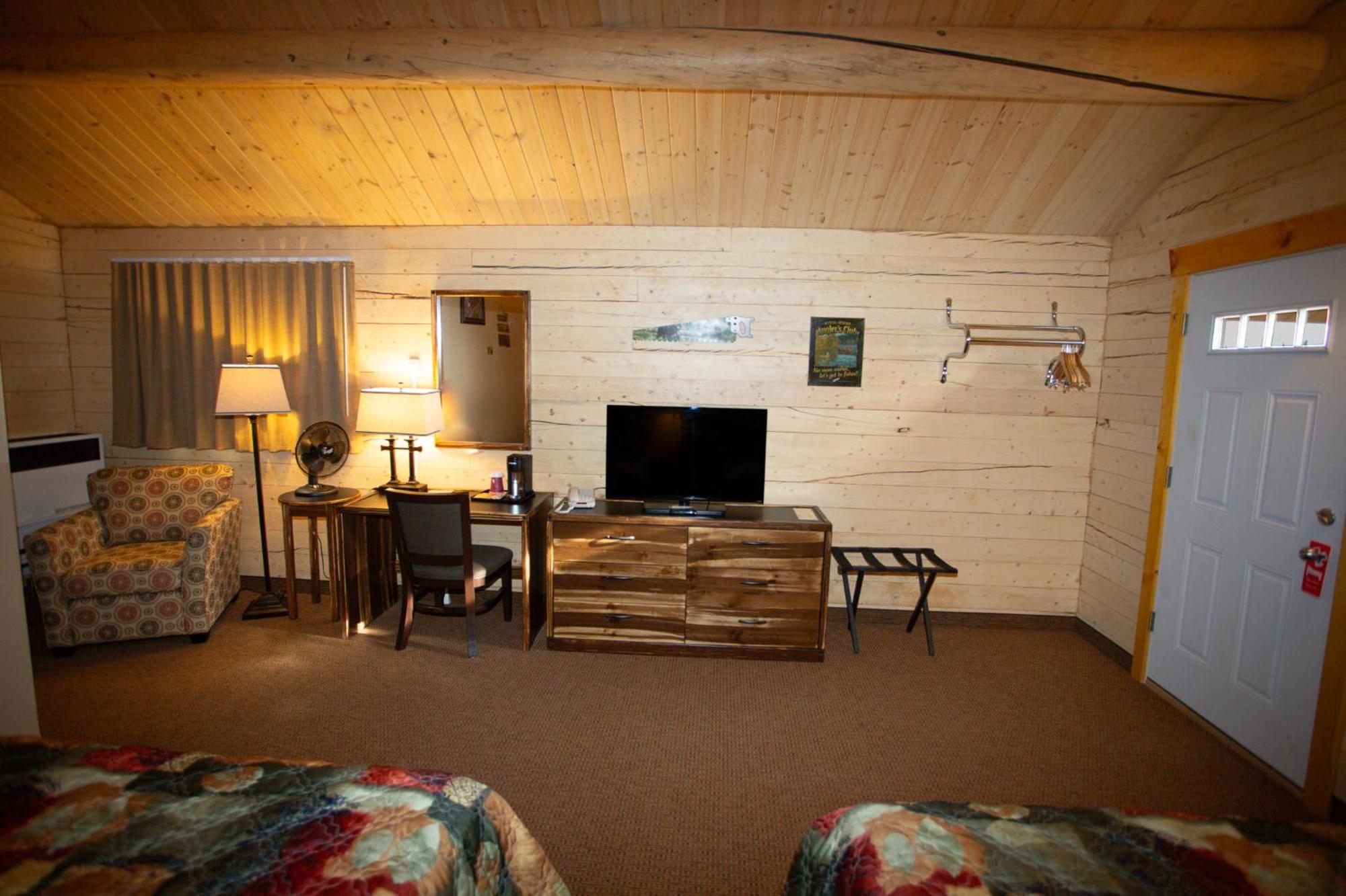 Young'S Motel Tok Exterior photo